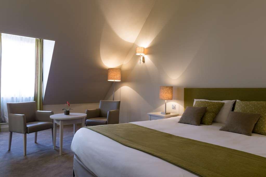 Ogaux Vieux Remparts Hotel โพรแว็ง ห้อง รูปภาพ