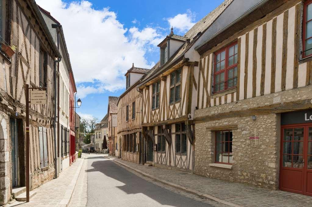 Ogaux Vieux Remparts Hotel โพรแว็ง ภายนอก รูปภาพ